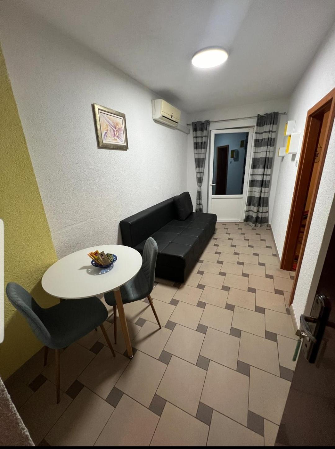Apartment Afrika Makarska Buitenkant foto