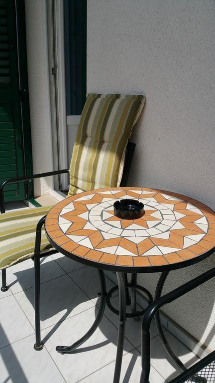 Apartment Afrika Makarska Buitenkant foto