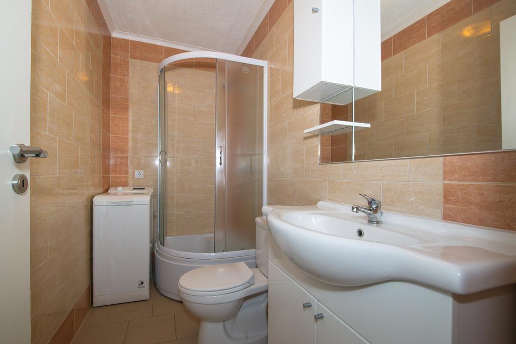 Apartment Afrika Makarska Buitenkant foto