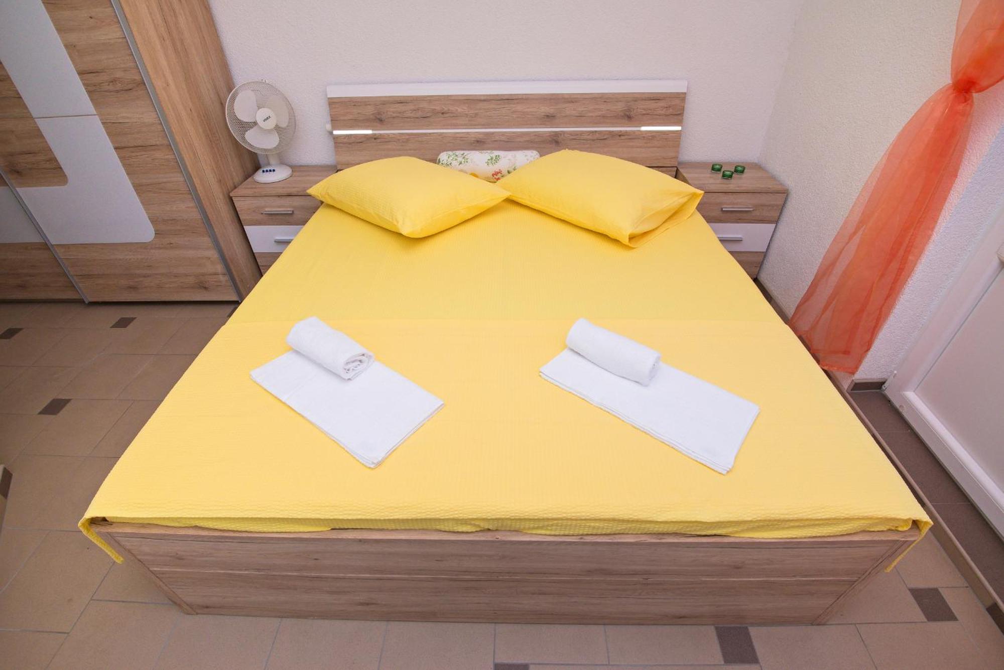 Apartment Afrika Makarska Buitenkant foto