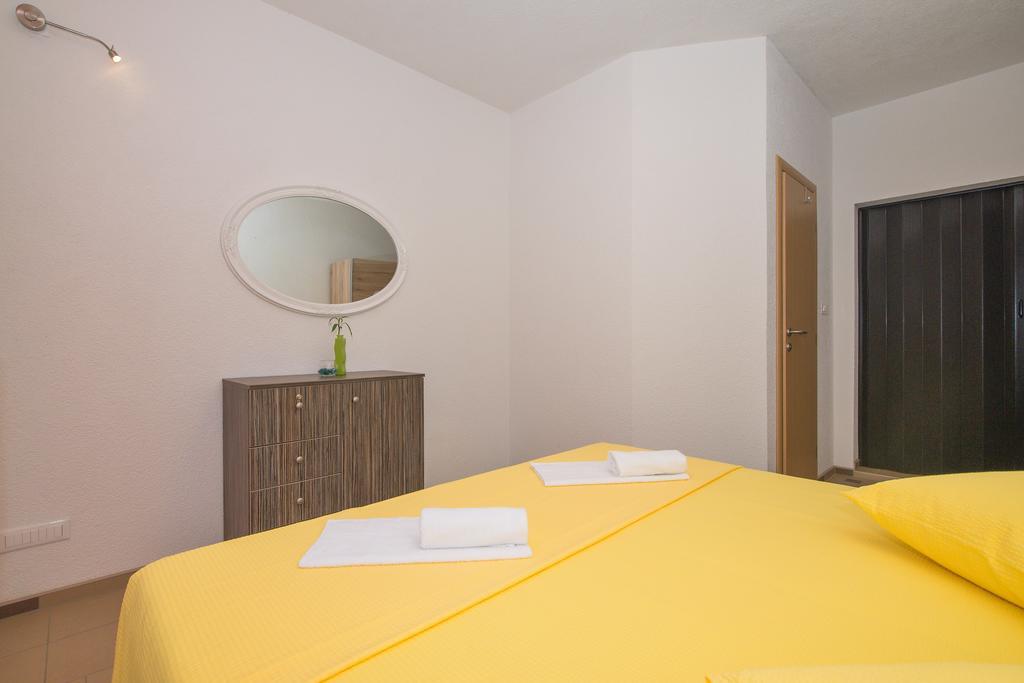 Apartment Afrika Makarska Buitenkant foto