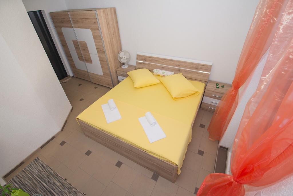 Apartment Afrika Makarska Buitenkant foto